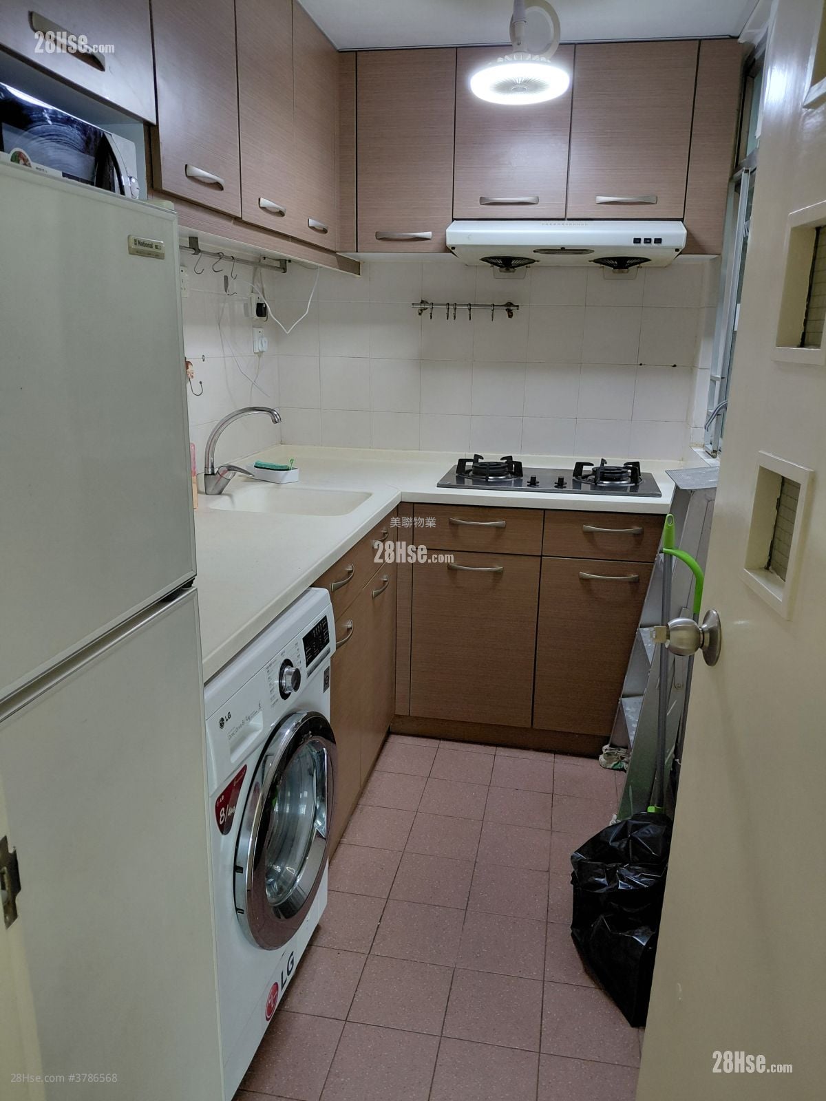 花都广场 租盘 3 房 , 1 浴室 526 平方尺