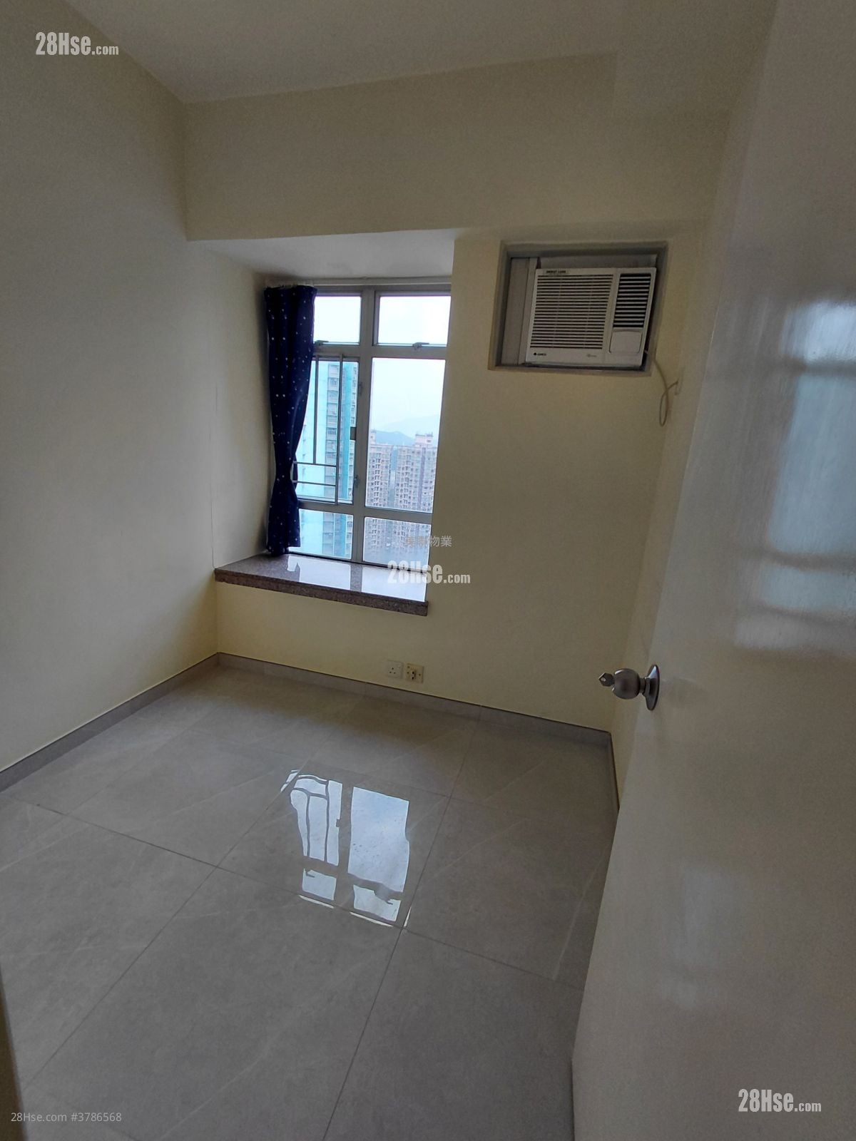 花都广场 租盘 3 房 , 1 浴室 526 平方尺