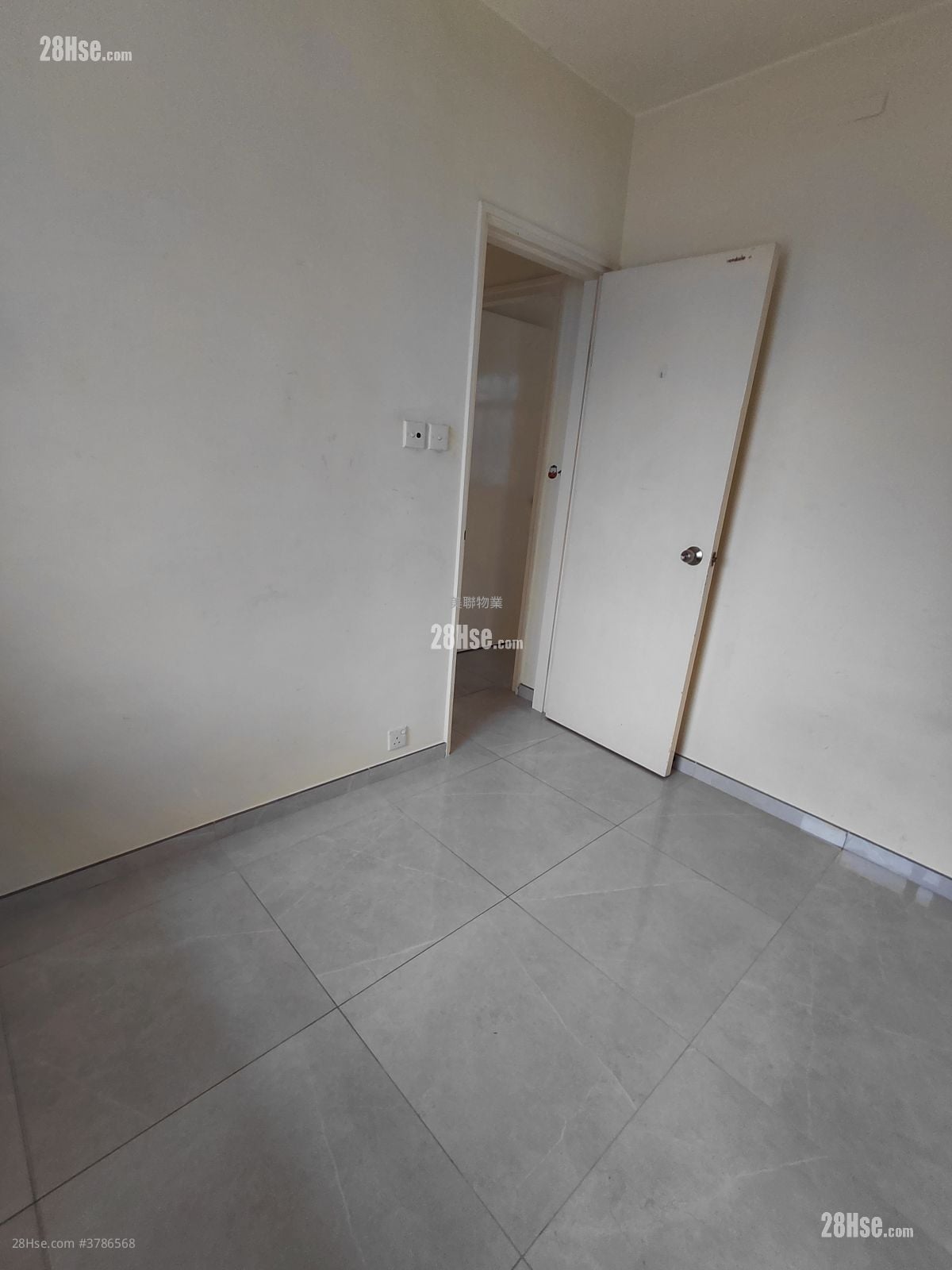 花都广场 租盘 3 房 , 1 浴室 526 平方尺