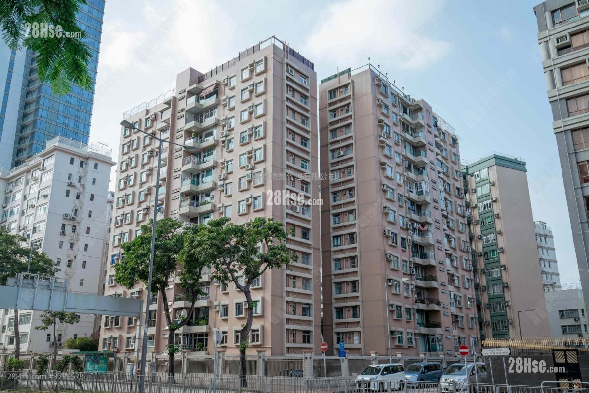 雅士花园 售盘 3 房 , 3 浴室 924 平方尺