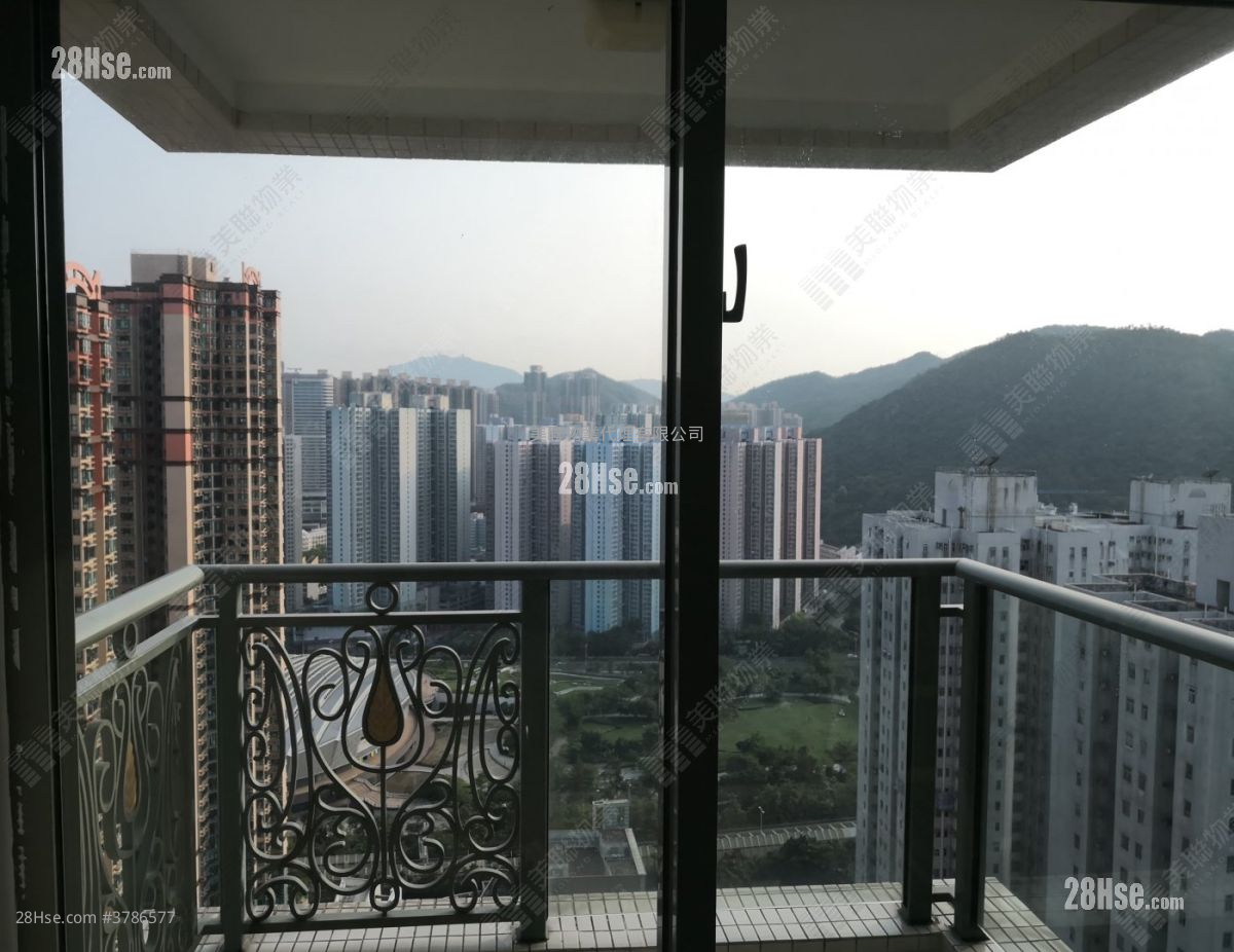 Residence Oasis Sell 4 Bedrooms 850 ft²