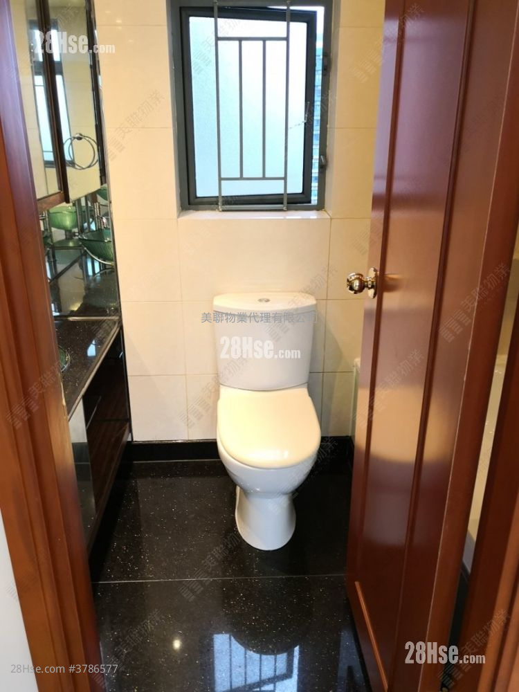 Residence Oasis Sell 4 Bedrooms 850 ft²