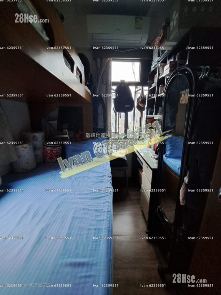 Yue King Building Sell 2 Bedrooms , 1 Bathroom 318 ft²