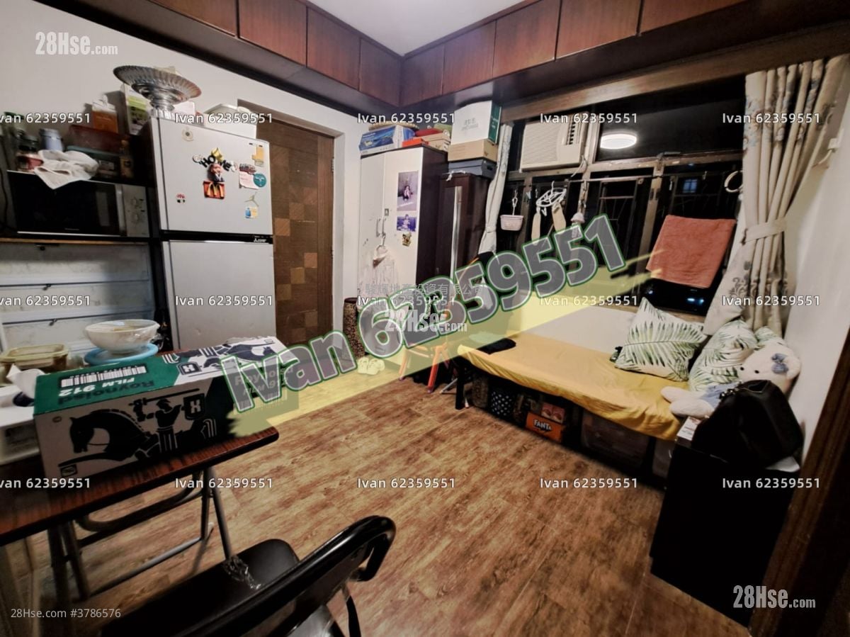 Yue King Building Sell 2 Bedrooms , 1 Bathroom 318 ft²