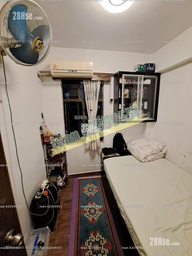 Yue King Building Sell 2 Bedrooms , 1 Bathroom 318 ft²