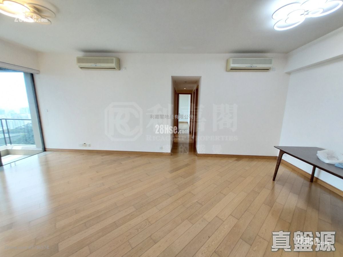 Aria Sell 4 Bedrooms 1,230 ft²