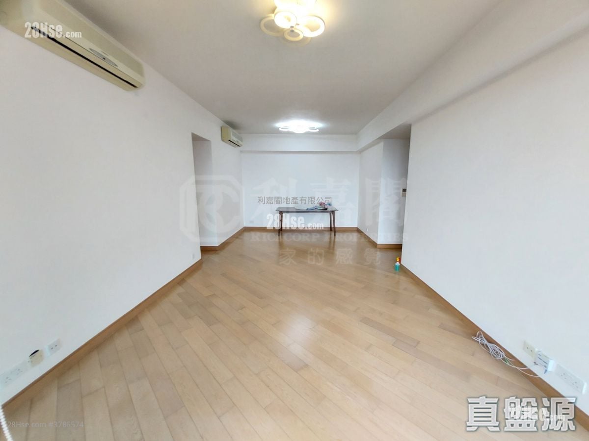 Aria Sell 4 Bedrooms 1,230 ft²