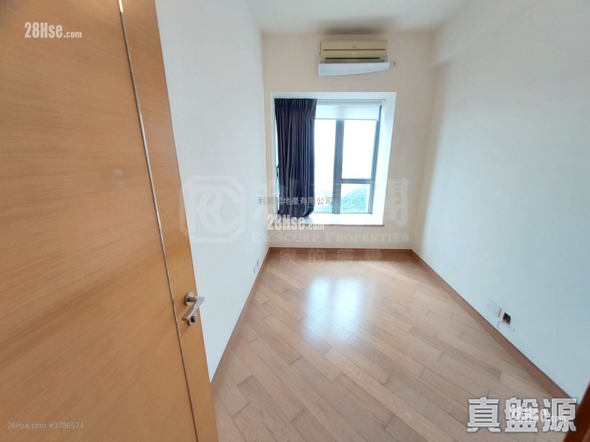 Aria Sell 4 Bedrooms 1,230 ft²