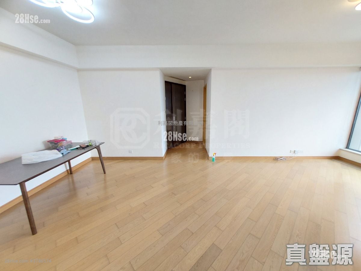 Aria Sell 4 Bedrooms 1,230 ft²