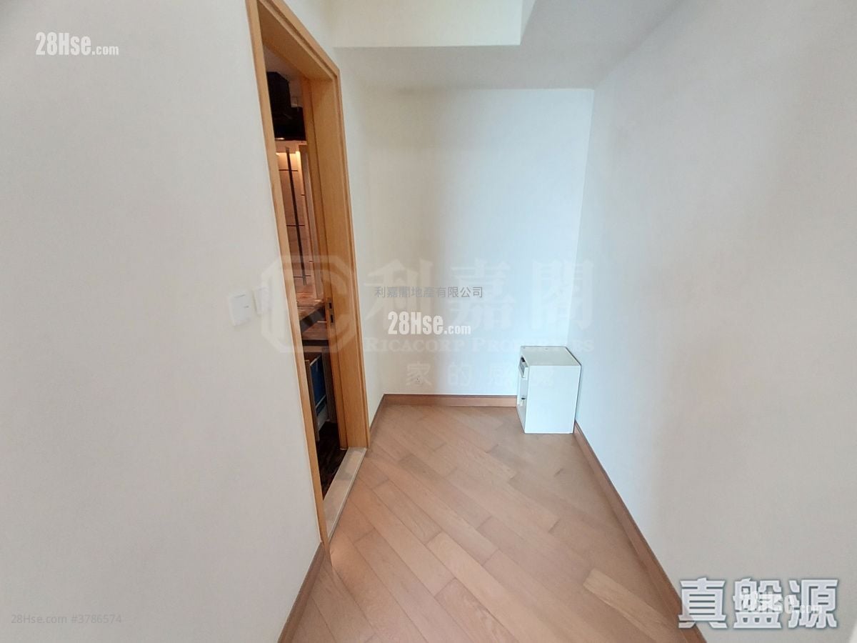 Aria Sell 4 Bedrooms 1,230 ft²