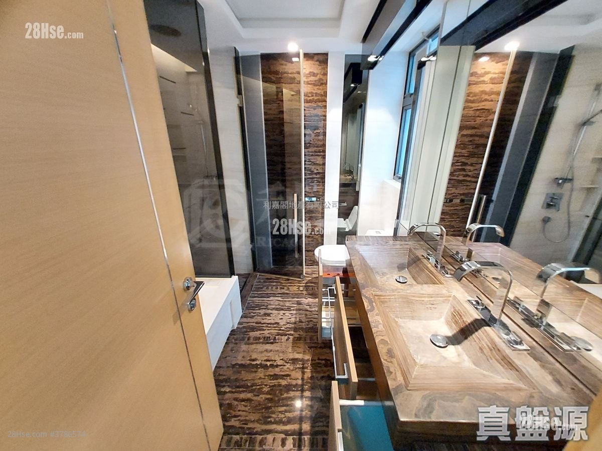 Aria Sell 4 Bedrooms 1,230 ft²