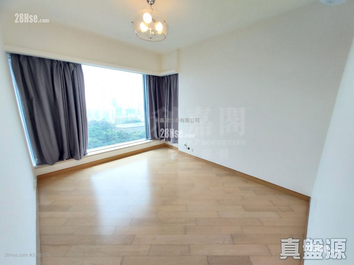 Aria Sell 4 Bedrooms 1,230 ft²