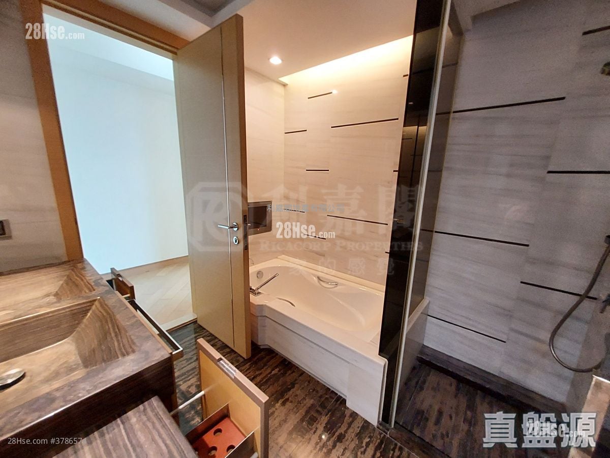 Aria Sell 4 Bedrooms 1,230 ft²