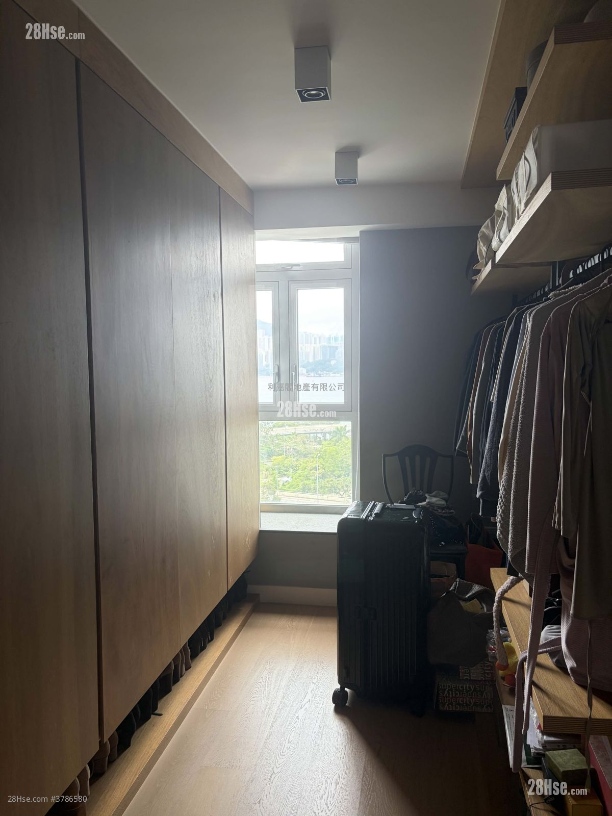 Taikoo Shing Sell 3 Bedrooms 1,114 ft²