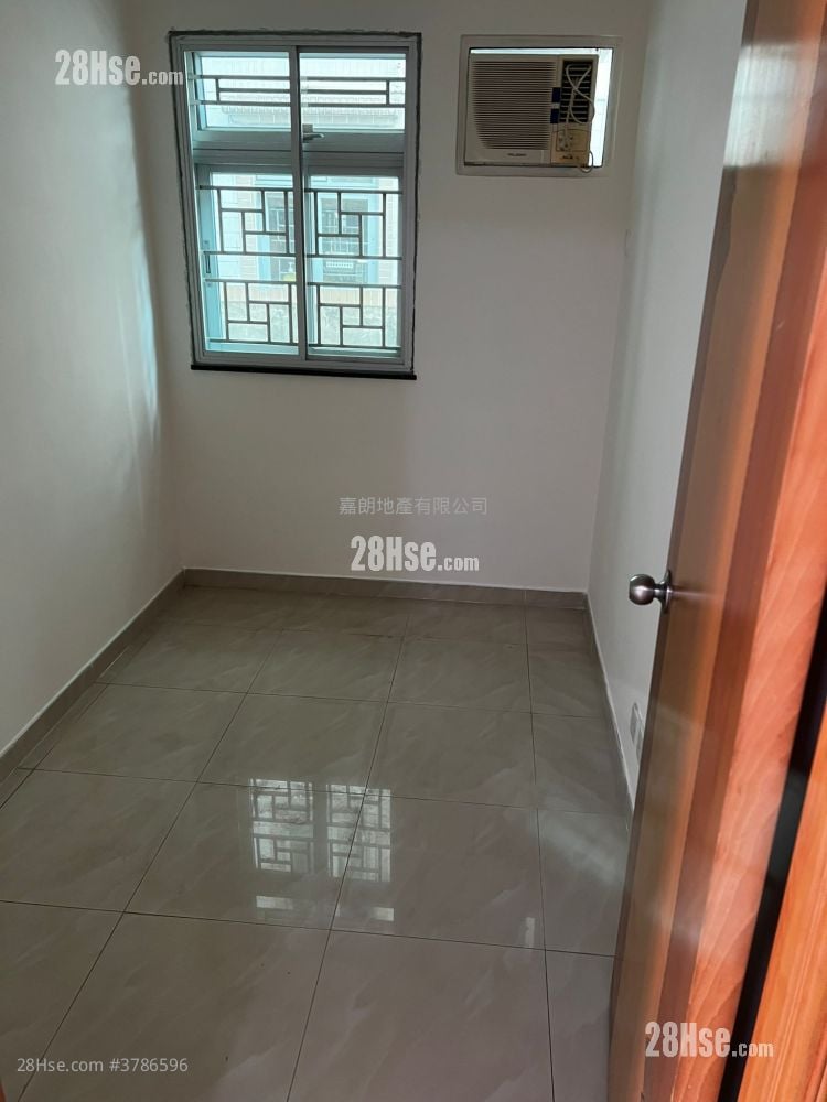 Village Rental 3 Bedrooms , 1 Bathroom 640 ft²