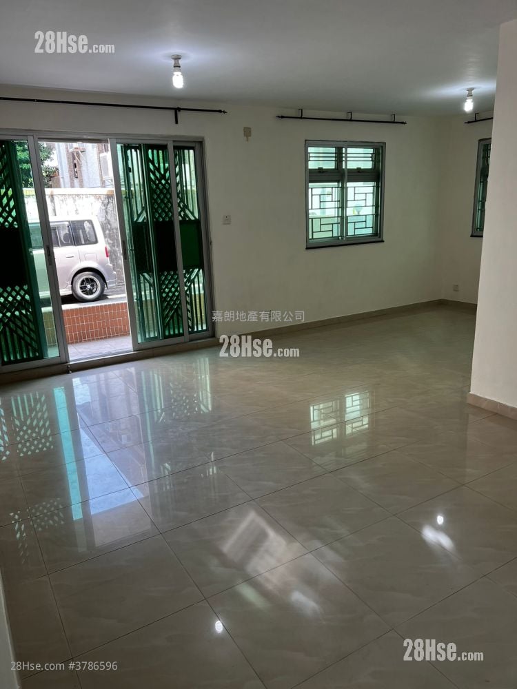 Village Rental 3 Bedrooms , 1 Bathroom 640 ft²