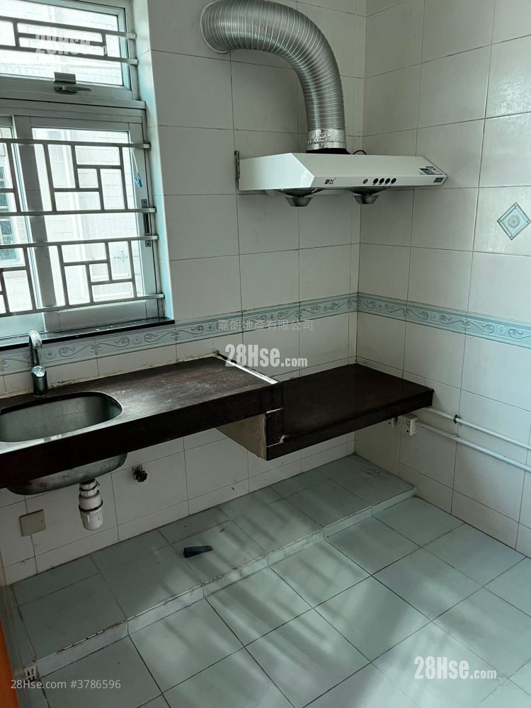 Village Rental 3 Bedrooms , 1 Bathroom 640 ft²