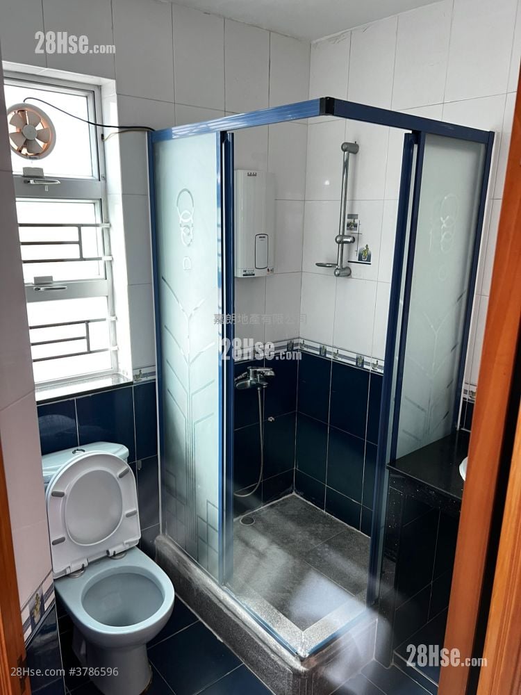 Village Rental 3 Bedrooms , 1 Bathroom 640 ft²