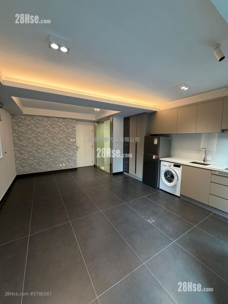 Wah Fai Court Sell Studio , 1 Bathroom 307 ft²