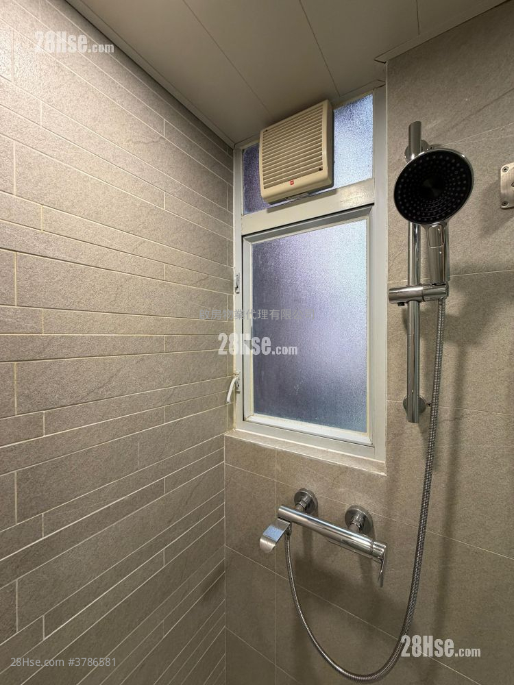 Wah Fai Court Sell Studio , 1 Bathroom 307 ft²