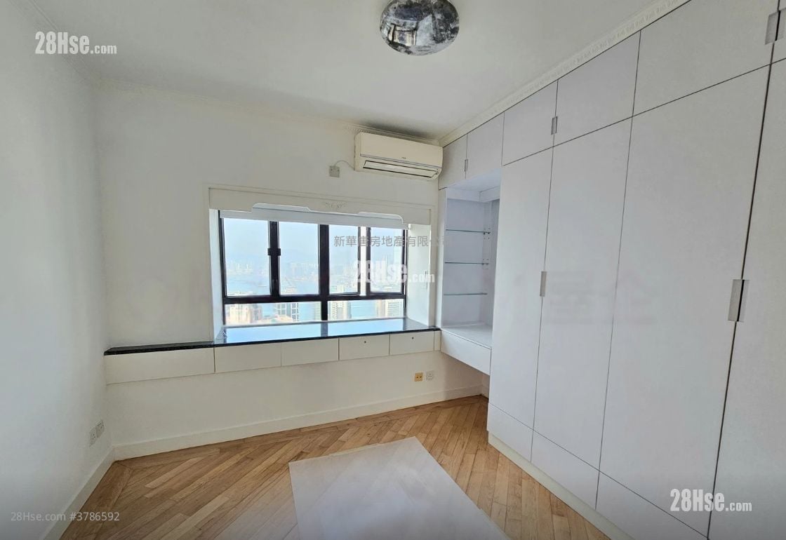 bedroom 1: Lyttelton Garden Rental 3 Bedrooms , 2 Bathrooms 863 ft²