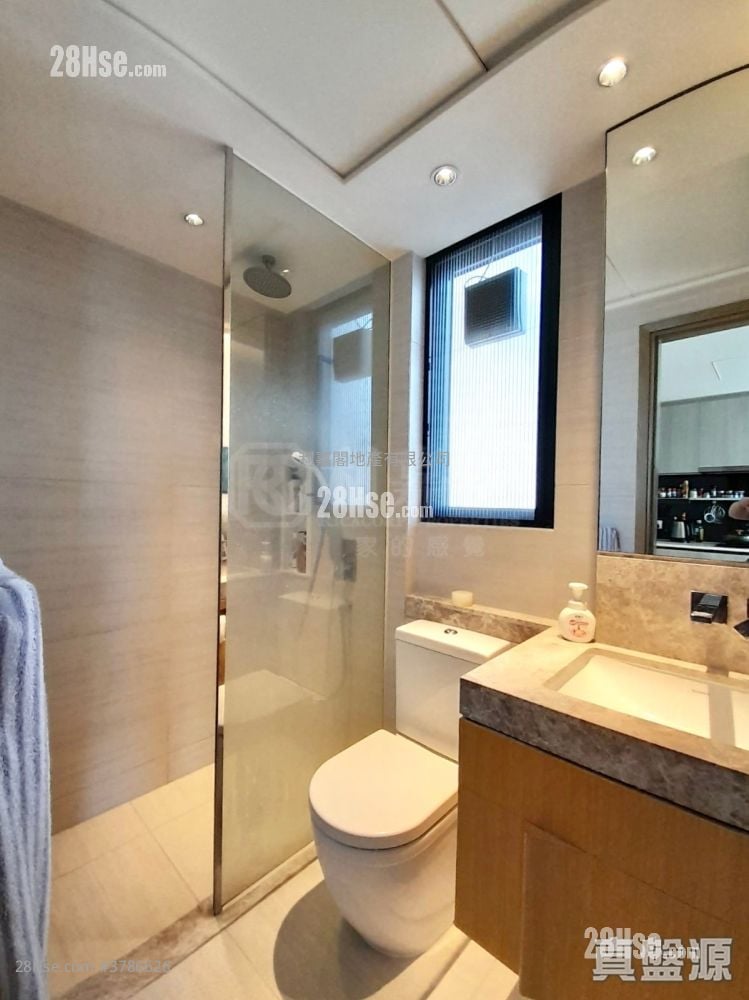 Twin Regency Sell 1 Bedroom , 1 Bathroom 373 ft²