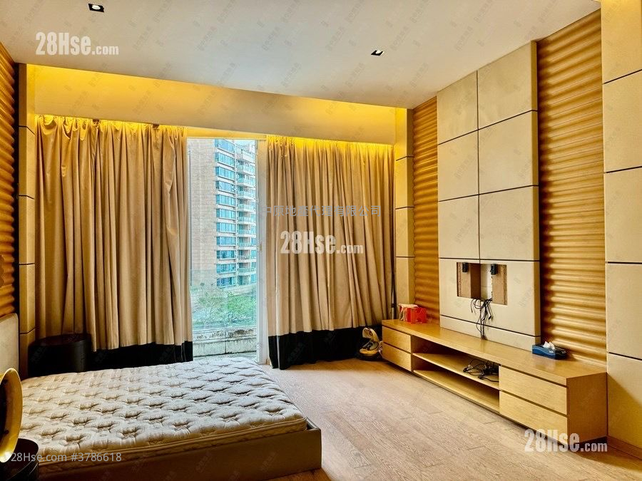 毕架山峰 售盘 4 房 2,638 平方尺