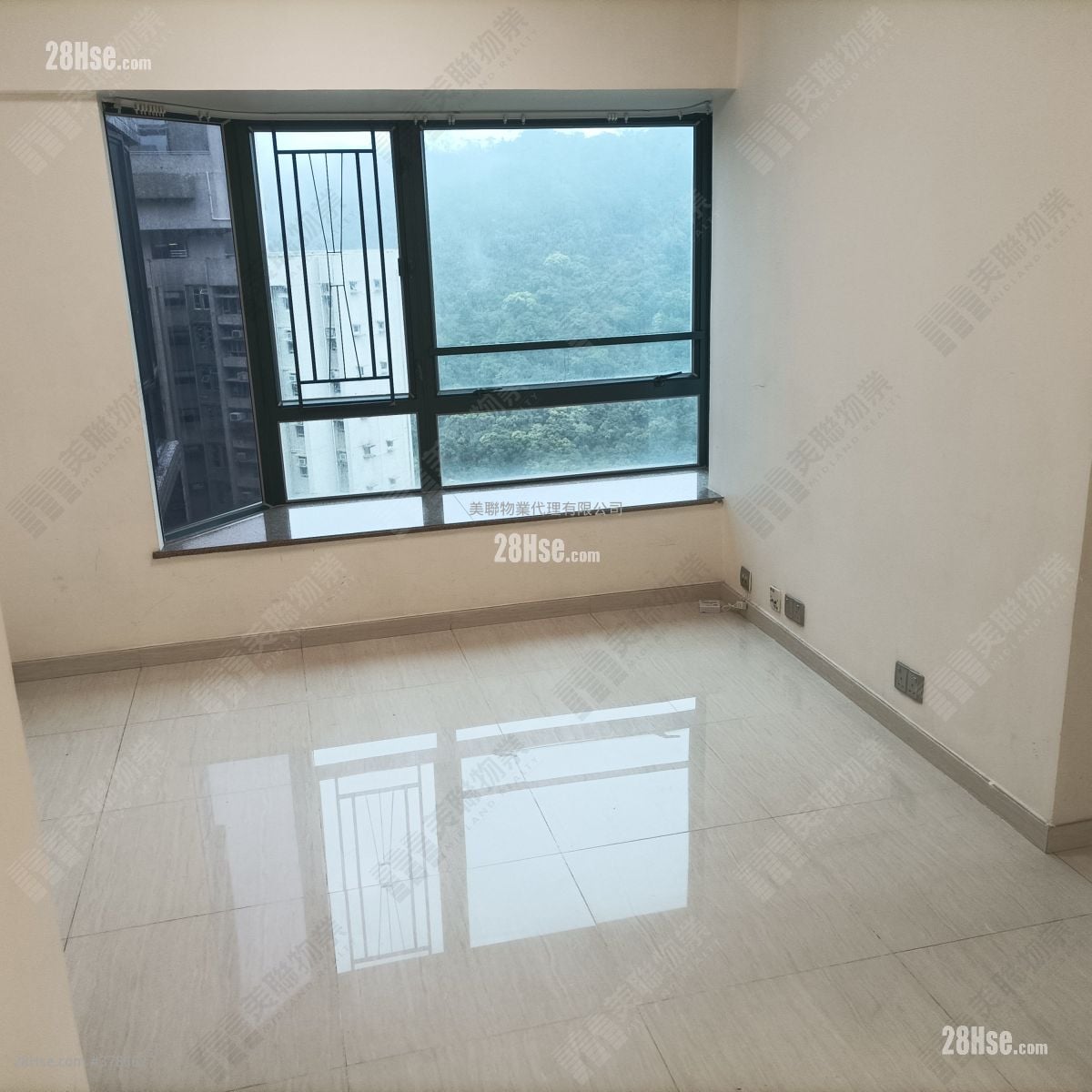 Metro Town Sell 2 Bedrooms , 1 Bathroom 487 ft²