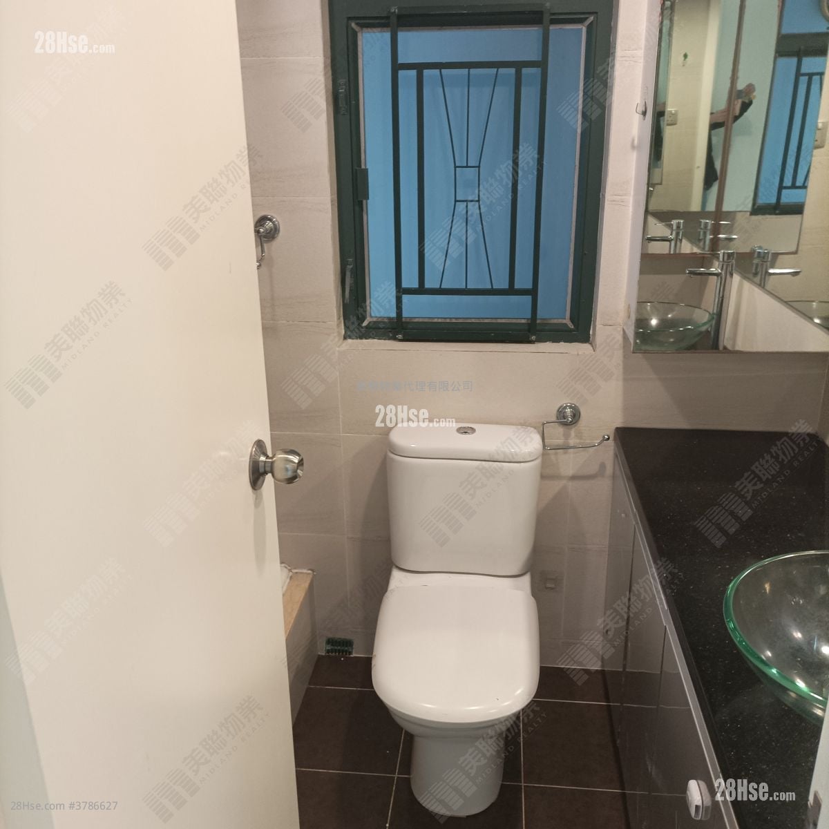 Metro Town Sell 2 Bedrooms , 1 Bathroom 487 ft²