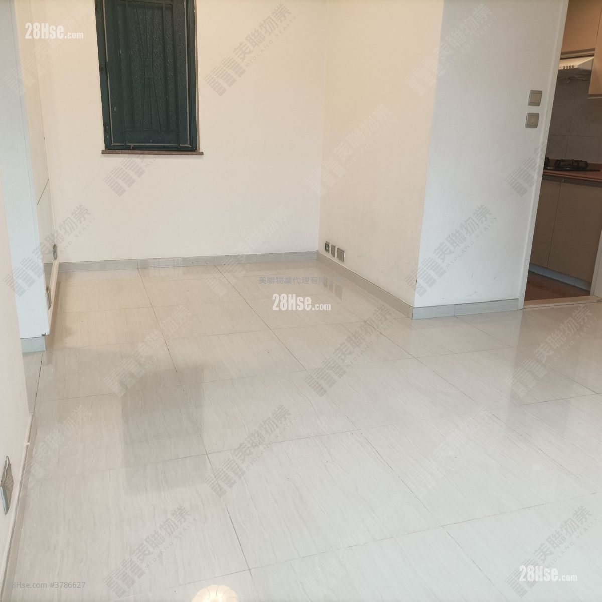 Metro Town Sell 2 Bedrooms , 1 Bathroom 487 ft²