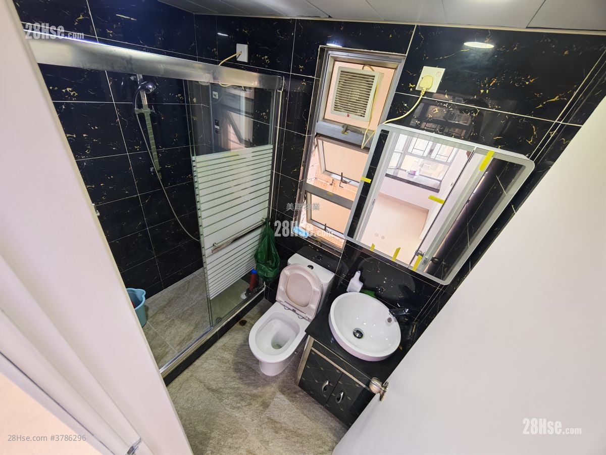 Sunshine City Rental 2 Bedrooms , 1 Bathroom 337 ft²