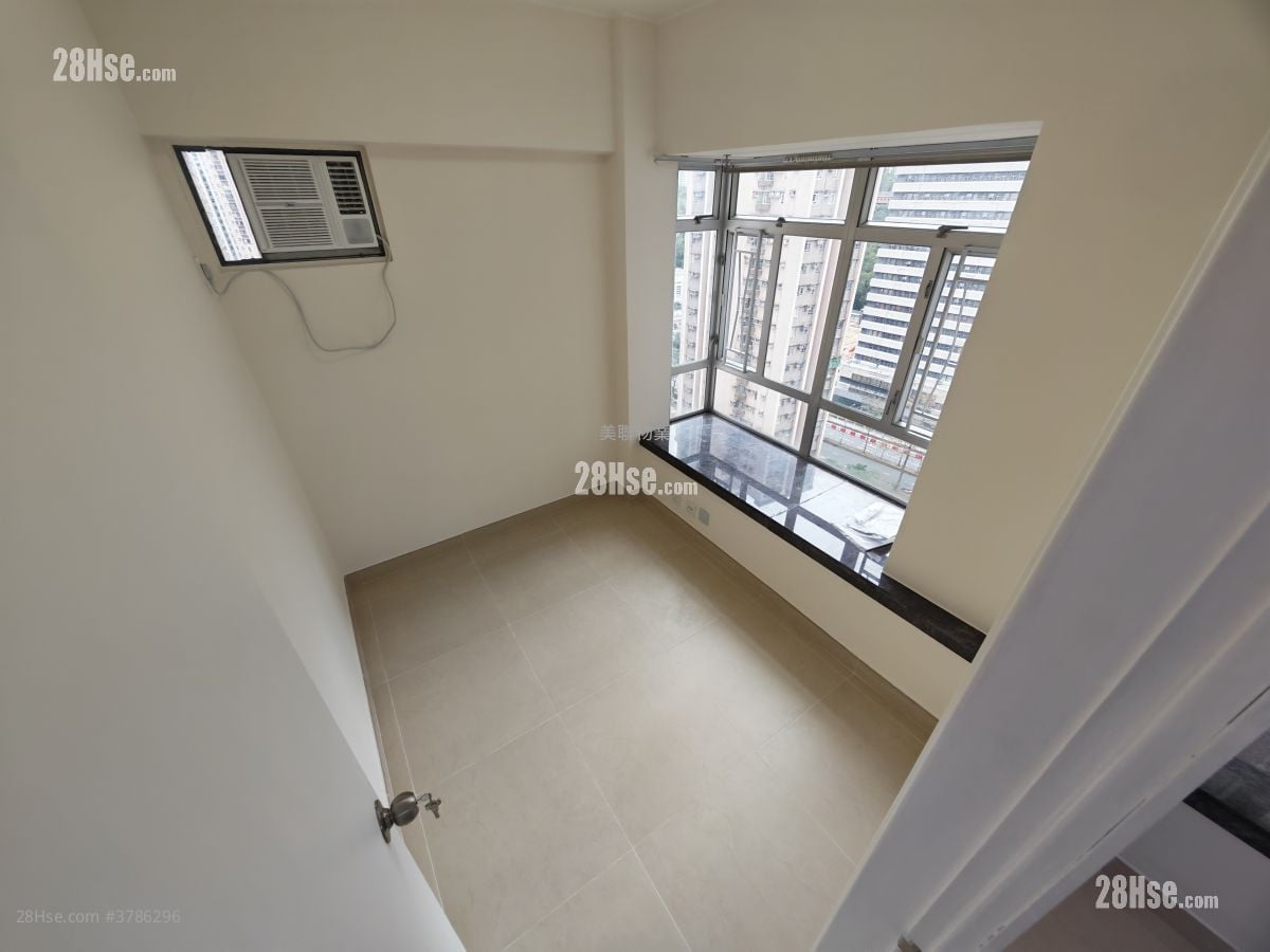 Sunshine City Rental 2 Bedrooms , 1 Bathroom 337 ft²