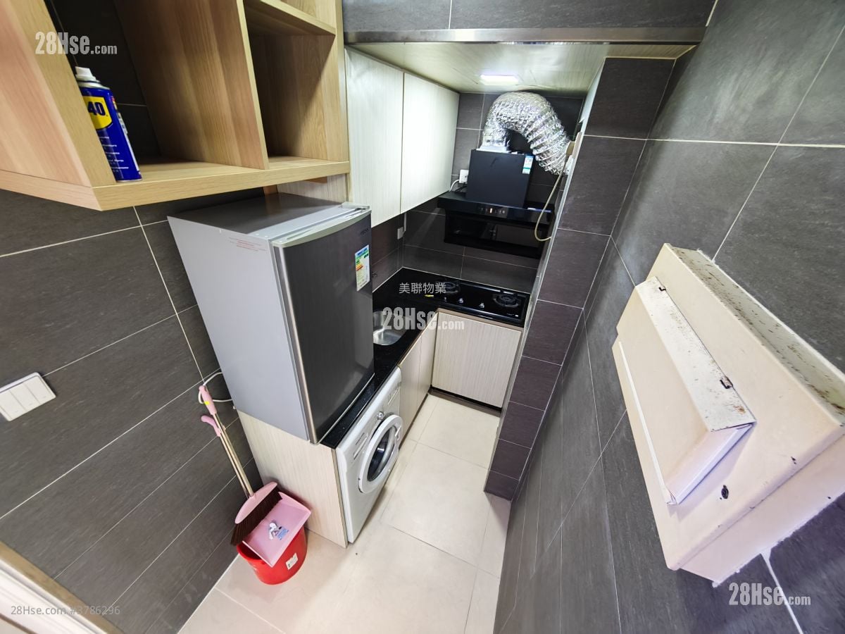 Sunshine City Rental 2 Bedrooms , 1 Bathroom 337 ft²