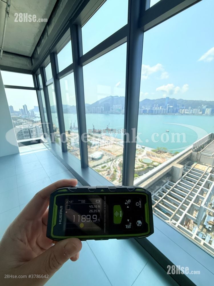 East Kowloon Top Sea View Office Sell 1,191 ft²