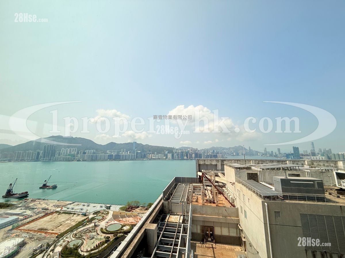 East Kowloon Top Sea View Office Sell 1,191 ft²