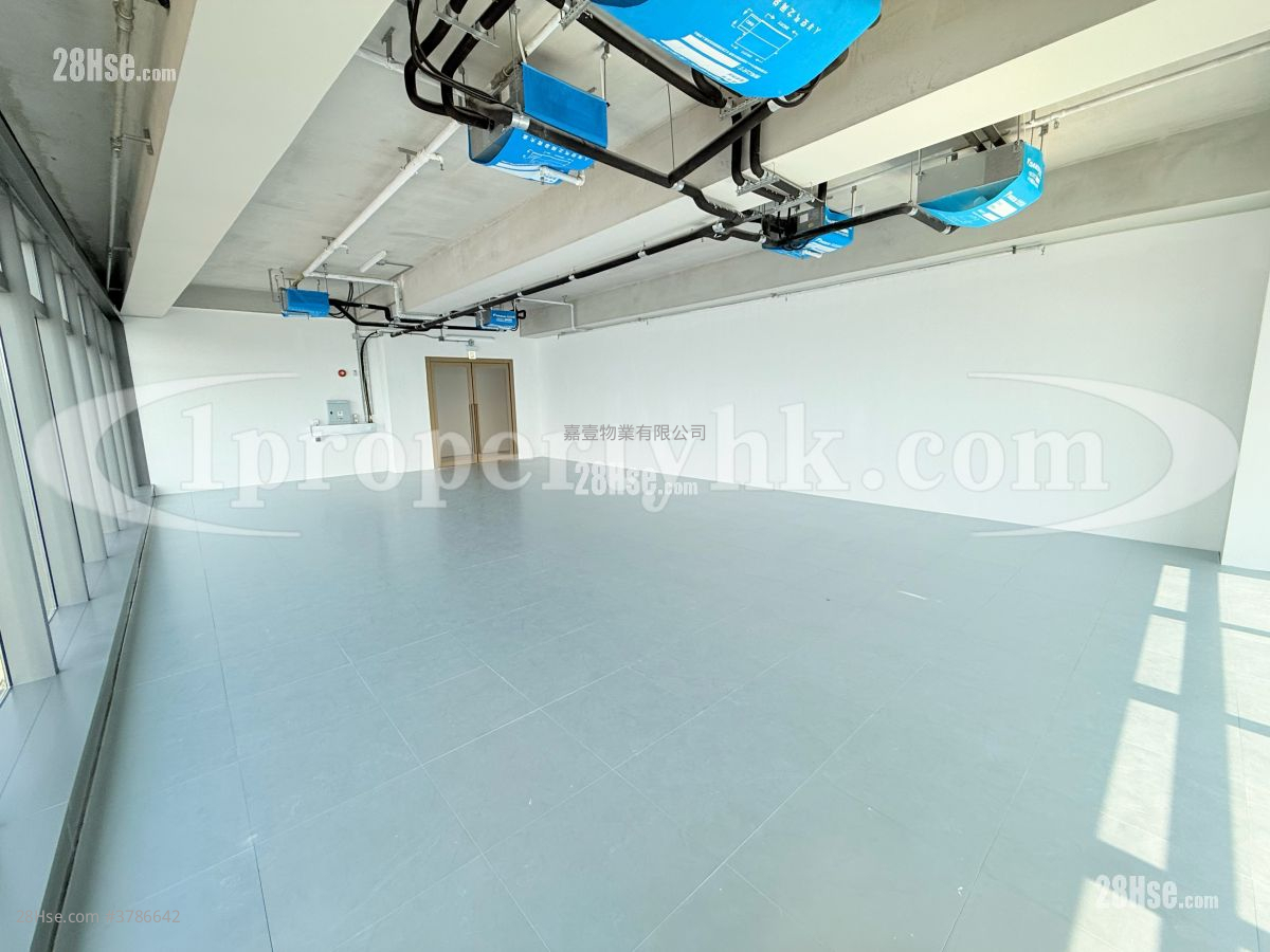 East Kowloon Top Sea View Office Sell 1,191 ft²