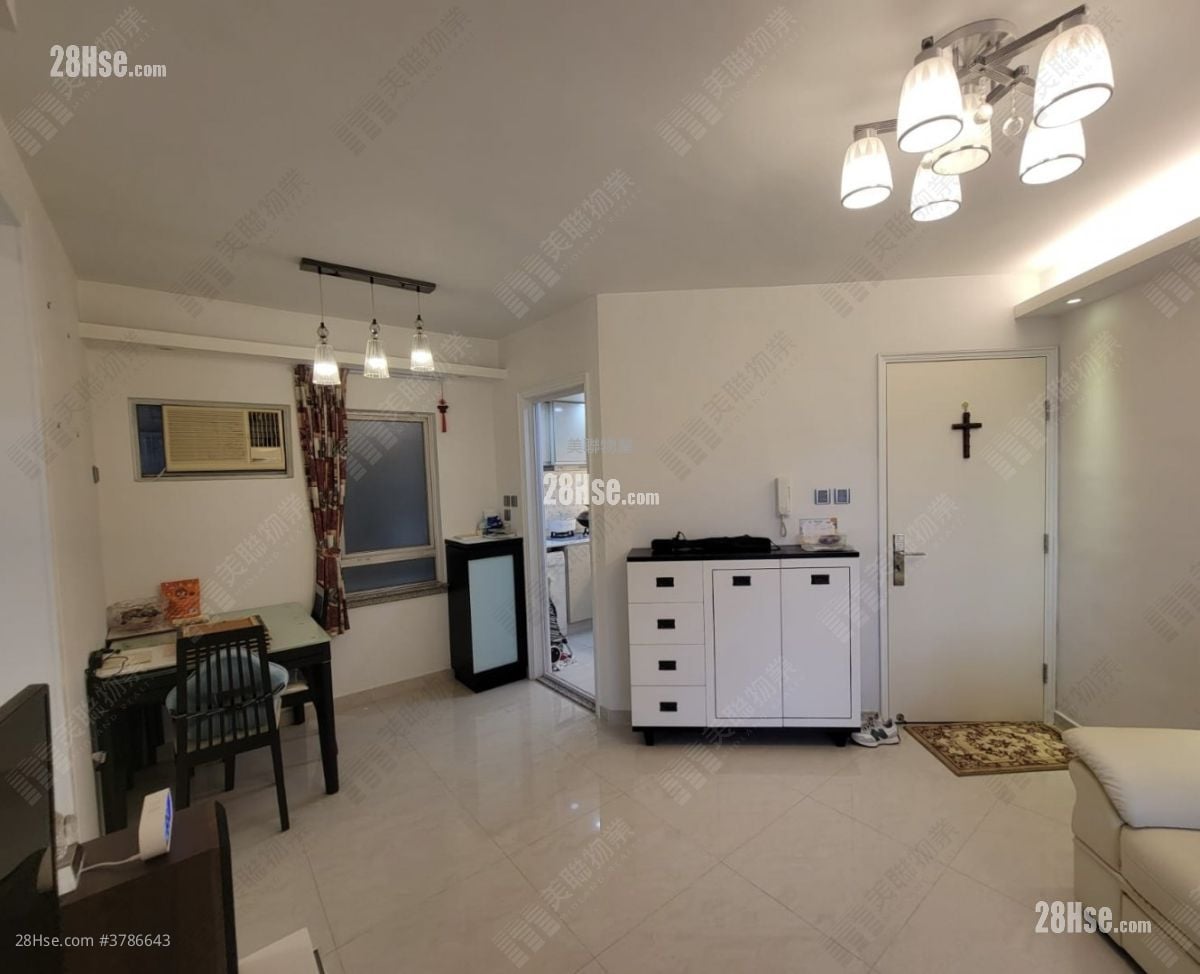 Kingswood Villas Sell 2 Bedrooms , 1 Bathroom 446 ft²