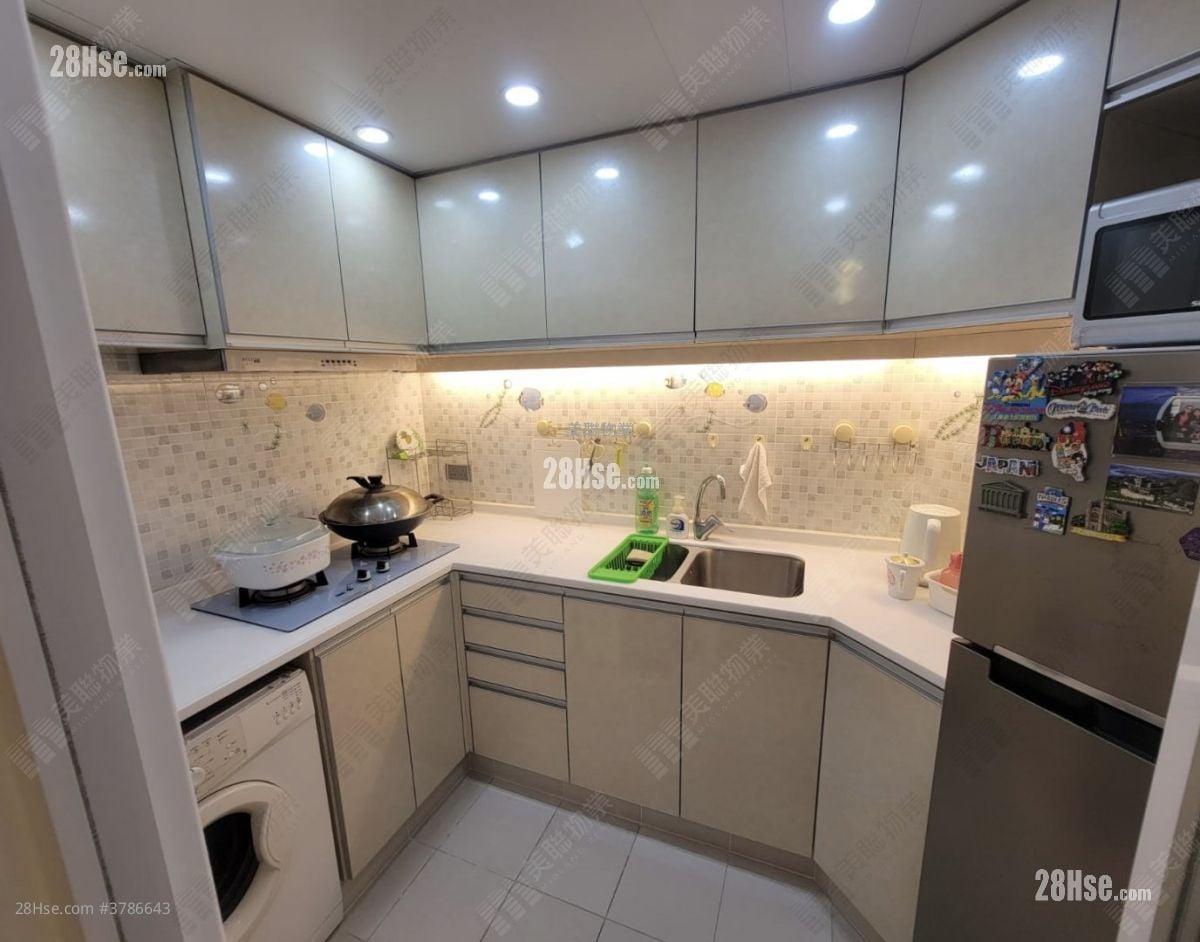 Kingswood Villas Sell 2 Bedrooms , 1 Bathroom 446 ft²