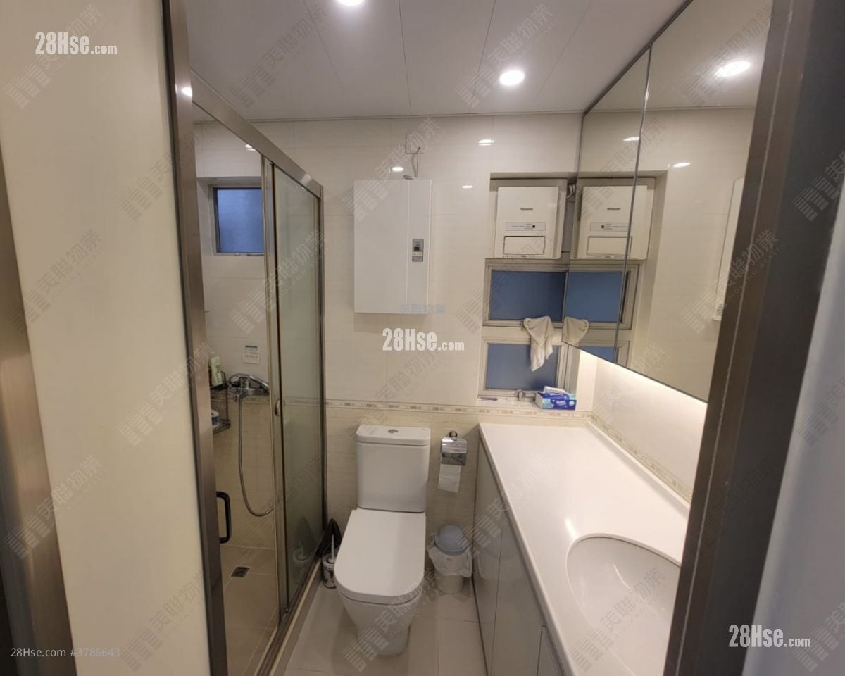 Kingswood Villas Sell 2 Bedrooms , 1 Bathroom 446 ft²