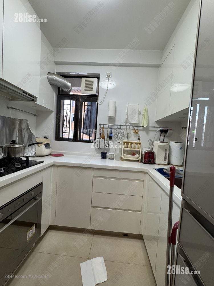 又一居 售盘 3 房 674 平方尺