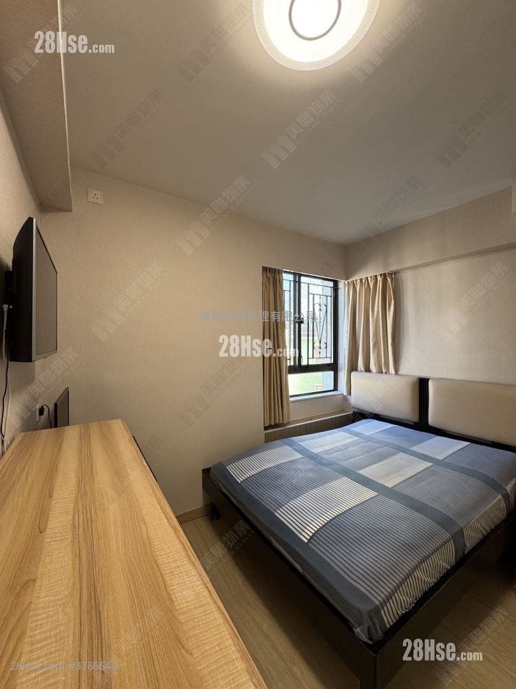 又一居 售盘 3 房 674 平方尺