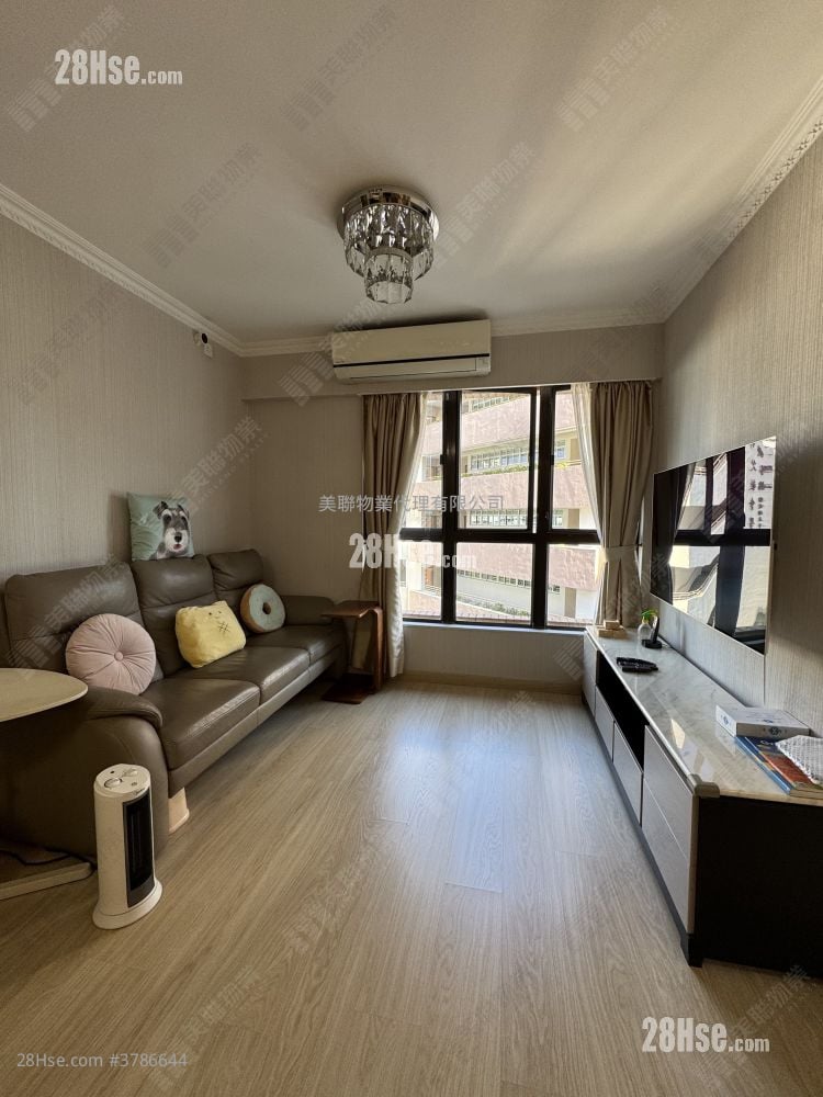 又一居 售盘 3 房 674 平方尺