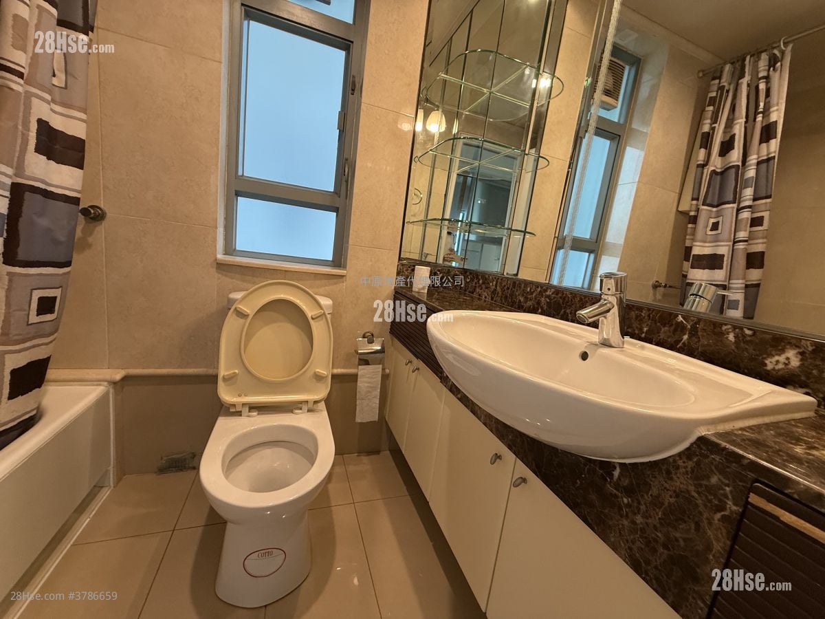 Seaview Crescent Sell 2 Bedrooms , 1 Bathroom 579 ft²