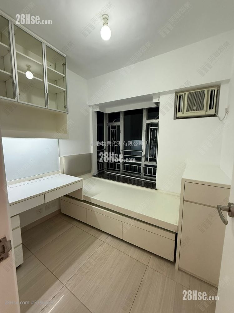 The Metro City Sell 3 Bedrooms , 2 Bathrooms 701 ft²