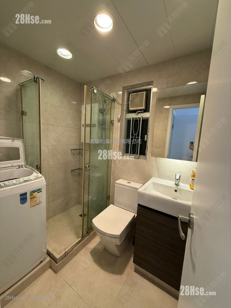 The Metro City Sell 3 Bedrooms , 2 Bathrooms 701 ft²