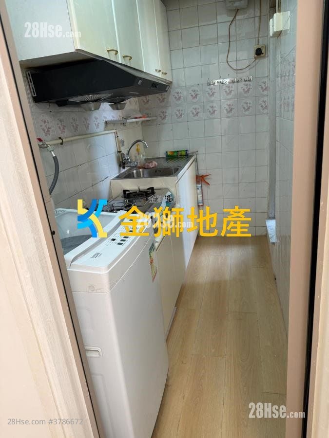 Golden Lion Garden Sell 2 Bedrooms , 1 Bathroom 260 ft²