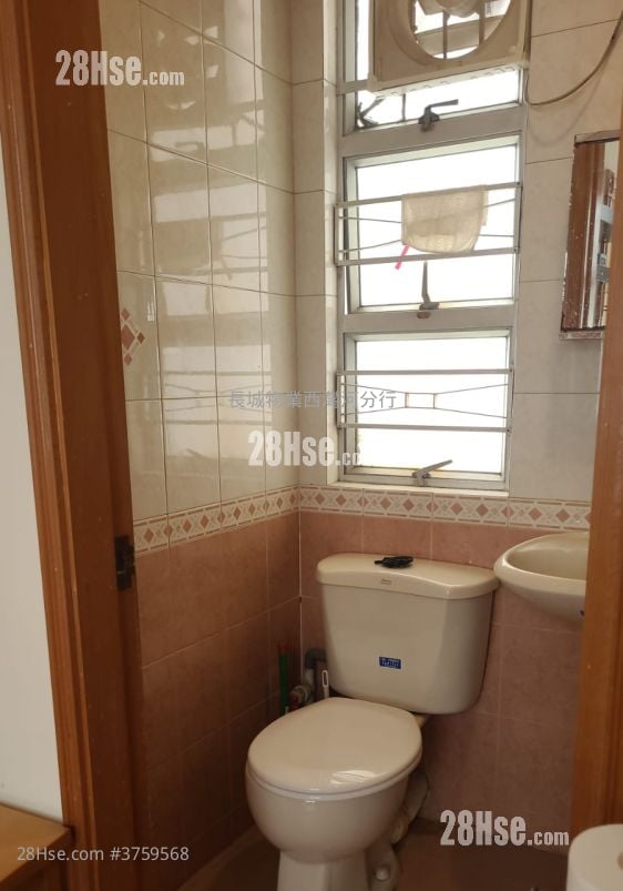 康华大厦 租盘 295 平方尺