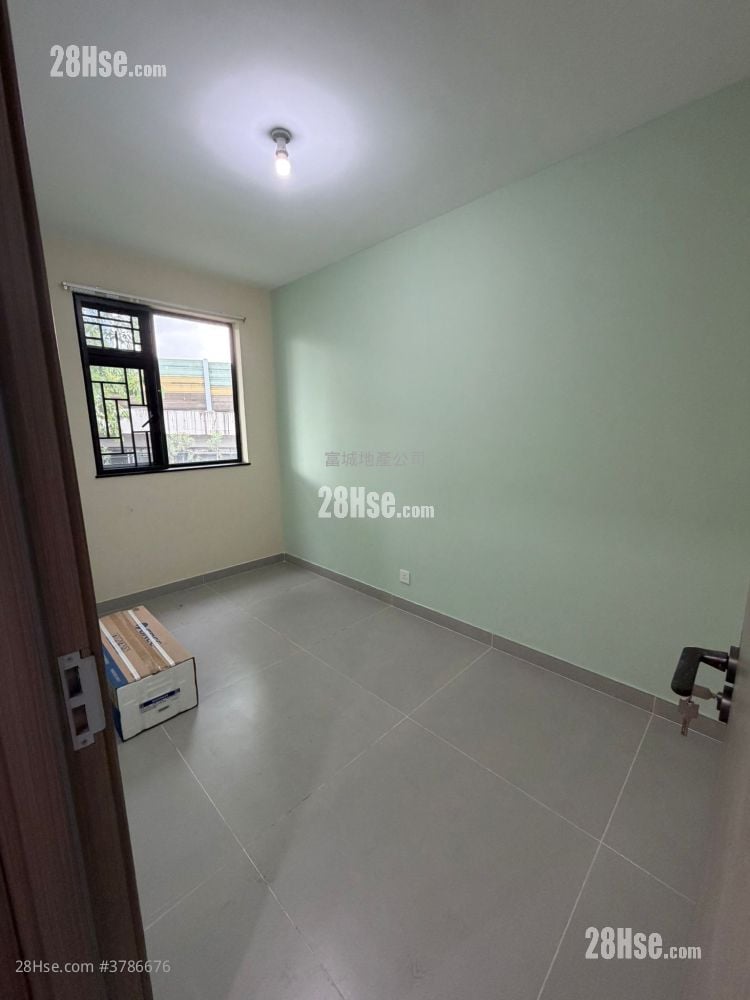 村屋 租盘 3 房 , 2 浴室 630 平方尺