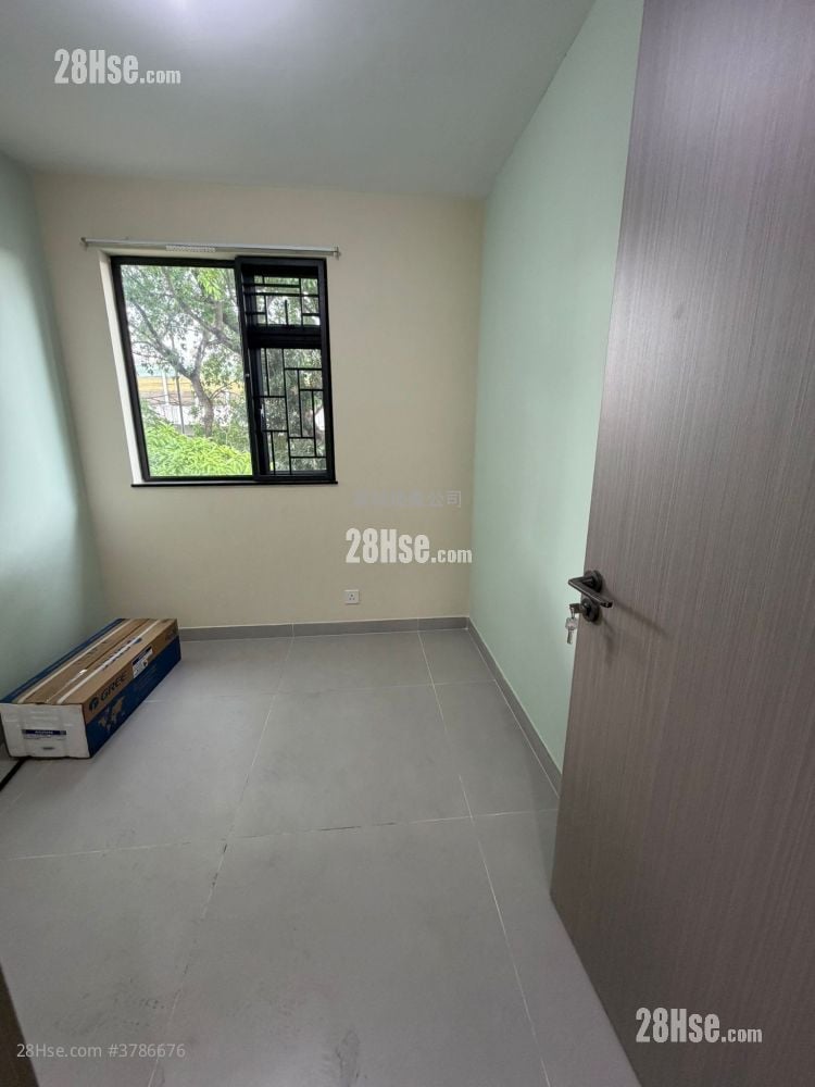 村屋 租盘 3 房 , 2 浴室 630 平方尺