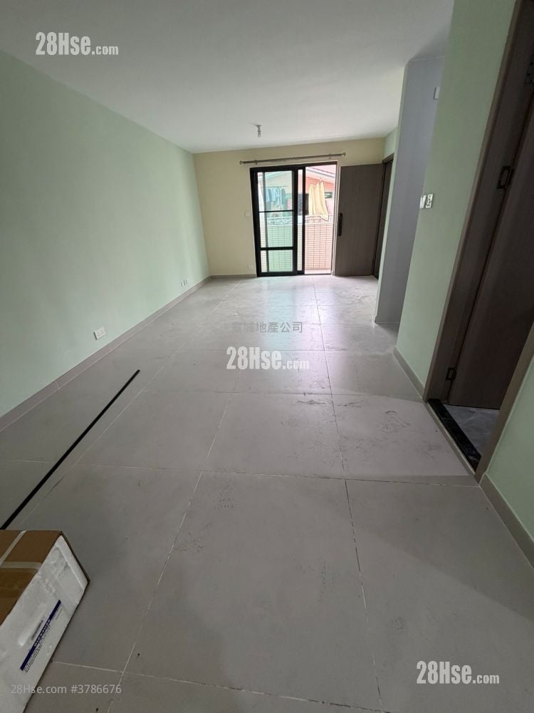 村屋 租盘 3 房 , 2 浴室 630 平方尺